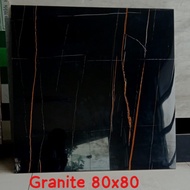 Granit 80 x 80 Hitam Bermotif