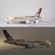 เครื่องบินแอร์บัส A380-800 ของ ETIHAD ขนาด 49 ซม. โมเดลคุณภาพสูงพร้อมไฟ LED ในห้องนักบินและห้องโดยสา