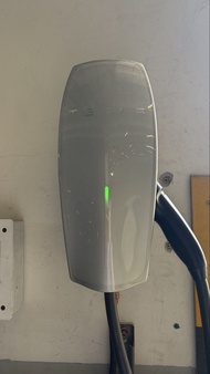 Tesla  第二代充電樁
