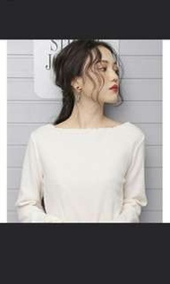 （特價）日本品牌nice claup 最新款 花瓣邊喇叭袖girly針織衫（100%new）