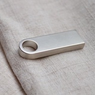 Moins est plus 瑪爾斯金屬隨身碟-128GB