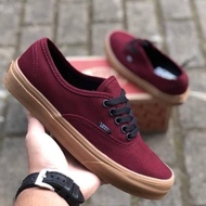 Sepatu casual Sneaker V4ns Authentic Underground
