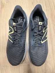 New Balance 紐巴倫 紐巴倫 慢跑鞋 FuelCell Propel V4 2E 男鞋 寬楦 灰 藍 透氣 緩震 運動鞋 NB MFCPRCC42E