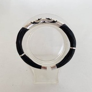 象牙尾毛手鐲，黑色戒身，925 純銀鏤空雕花，均碼，可調整尺寸，男女皆宜。