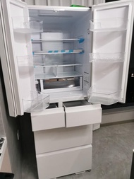 日立雪櫃R-HSF54NC 雪櫃520L 6門多開門 自動制冰、無需外接水源 6門多開門設計 尺寸：寬650深701高1833mm 行貨正品 一切正常 幾乎全新