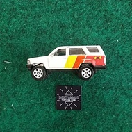 Diecast Matchbox Toyota 4runner white