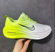 Nike Vomero 18男士公路跑鞋