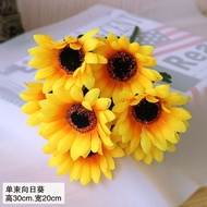 Single fake flowers simulation plastic flowers fake flowers small handle bouquet fabric decorative flower arrangement flowers silk flowers sunflower hand bouquets