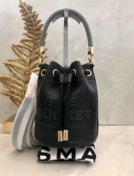 รับประกันแท้💯 จีบ MARC JACOB SHOP 2S3HCR058H03-001 THE LEATHER MINI BUCKET BAG