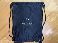Calvin Klein Performance 輕便運動索繩背包（全新）