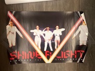 G-Dragon Shine a Light 演唱會海報兩張