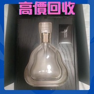 高價收購 酒樽擺件 酒樽  酒盒 酒瓶 新款路易十三全套酒樽 新款轩尼诗李察 麥卡倫25年， 30年，78年全套酒樽，響30酒樽，山崎25酒樽，命之水，輕井澤，茅台30年，50年酒樽，生肖茅台，马年，