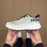 Hoka Clifton 9