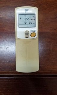 硬膠外殼有變黃，介意勿買 大金 DAIKIN 冷氣機 遙控器