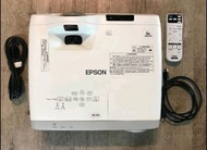 EPSON EB-530 短焦投影機projector 3200流明 HDMI 可側投 實測手機平板可無線投影Switch及Netfilx投影順暢