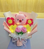 《獨家正版·專業花藝師作品·獨一無二》正版loopy公仔花束 loopy花束 海狸花束 pororo花束✅ 睇圖4落單，價錢已列明，文盲不接待‼️✅‼️✅‼️ loopy the sea otter 