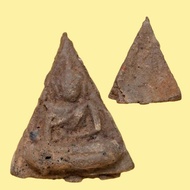 พระนางพญา สมเด็จนางพญา กรุวัดนางพญา พิษณุโลก อายุ 400 ปี เนื้อดินเก่าแห้ง สภาพตามรูป sp3 np2