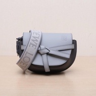 LOEWE(羅意威) Gate 馬鞍斜跨包 MINI Dual 寬肩帶 灰色