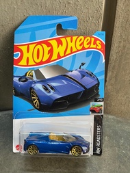 Xe mô hình đồ chơi cơ bản Hotwheels 1:64 - 17 Pagani Huayra Roadster