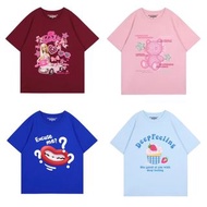 NE833 棉料芭比立體感口唇蛋糕圖案圓領上衣 男女合穿 情侶裝 Barbie Hello Kitty Cup Cake Tee $95