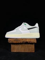 Nike Air Force 1 '07  LV8