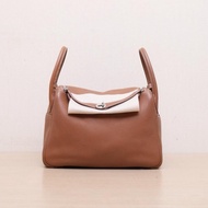 HERMES(愛馬仕) Lindy 30 37金棕色 TC皮 X刻 銀扣