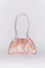 พร้อมส่ง👜💥กระเป๋าเกี๊ยว Gentlewoman Dumpling Bag สี LYCHEE MARTINI แท้ 100%