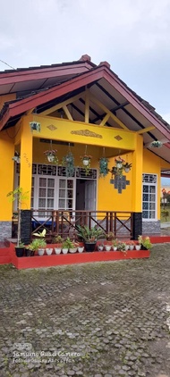 Villa  m² dengan 5 kamar tidur dan 4 kamar mandi pribadi di Puncak (Villa Puspa 259)