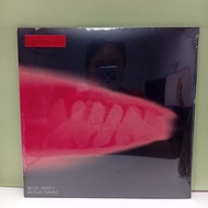 #BB67-1 < NM > LP TERPAKAI BERSEAL [ BLOC PARTY - ALPHA GAMES ] USED LP SEAL