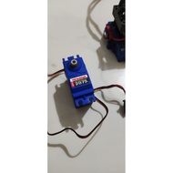 servo traxxas 2075 slash 4×4