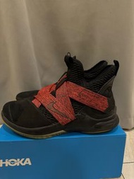 Nike Lebron soldier 12黑紅