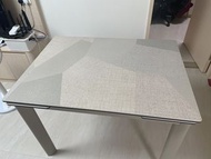 伸縮餐枱