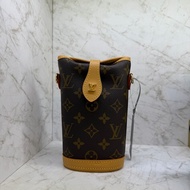 LV老花薯條斜背包/晶片