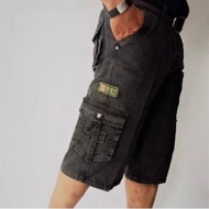 Men's short canvas Cargo pants below the knee