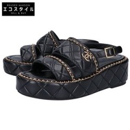 香奈兒 G46613 Coco Mark 絎縫/鏈條厚底涼鞋，尺寸 37 1/2C