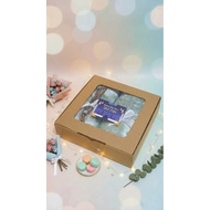 Brown hamper box measuring 22, 22, 36, 7 cm (box only)
