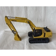 Komatsu PC200 Excavator Toy diecast made in japan