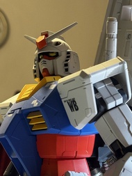 萬代 1/48 RX-78-2 高達。有啞色噴塗