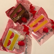 (Chocolate) Hayaru Cake Squishy