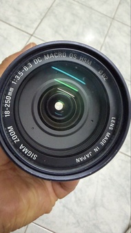 SIGMA 18-250mm f/3.5-6.3 DC MACRO OS HSM 鏡頭