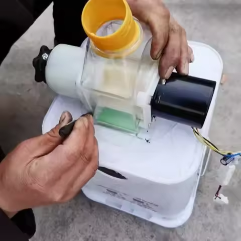 220V Automatic Chicken Feeder Pellet Funnel Pigeon Chicken Duck Carrier Pigeon Automatic Chicken Fee