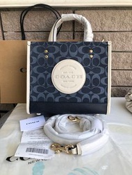 👜PREORDER👜 Coach Dempsey tote 22 in signature jacquard with patch
