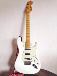 Fender stratocaster yngwie malmsteen series
