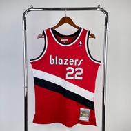 Hot press jersey men's Portland Trail Blazer Clyde Drexler 1983-84 Mitchell Ness hardwood classic je