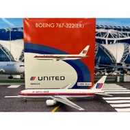 Phoenix Model [04617] 1:400 United B767-300ER N641UA 'Polish Belly'
