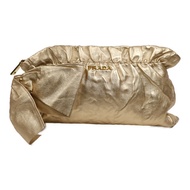 PRADA 牛皮皮革Pouch金扣手拿包