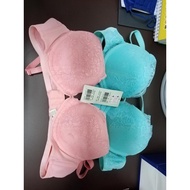 Set of 2 Triumph Bra Size 80A (FOC 1 bra)