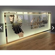 Papan Nama Toko Akrilik Gold Logo Klinik Coffe Shop Butik dengan LED