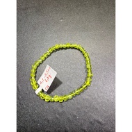 (A526)(4,2-4,5mm) Peridote bracelet with square beads in size 4,2-4,5mm