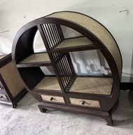 ตู้ไม้ ชั้นวางของ ทรงกลม  ไม้เนื้อแข็ง แต่งหวาย สูง100cm xกว้าง100cm ลึก 29cm 4 ช่อง 2 ลิ้นชัก  ตู้ร